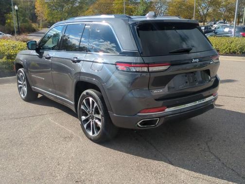 2022 Jeep Grand Cherokee Overland