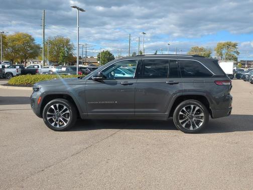 2022 Jeep Grand Cherokee Overland