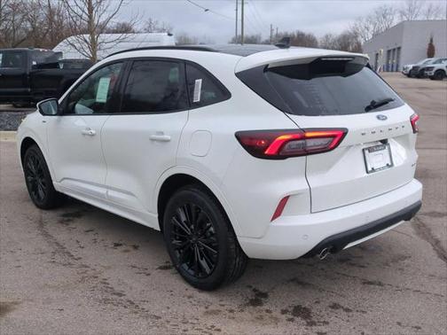 2025 Ford Escape ST-Line Elite