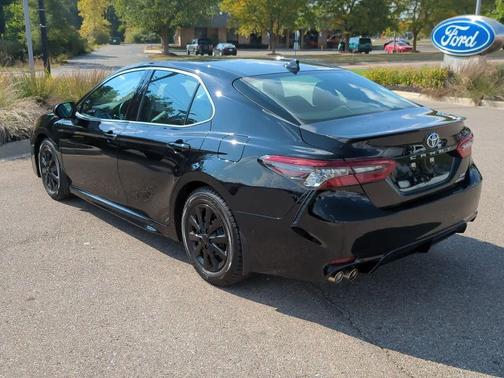 2022 Toyota Camry Hybrid XSE