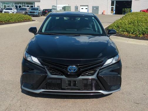 2022 Toyota Camry Hybrid XSE