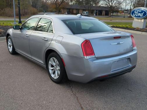 2015 Chrysler 300 Limited