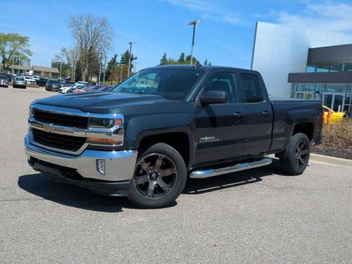 Black 2018 Chevrolet Silverado 1500 LT