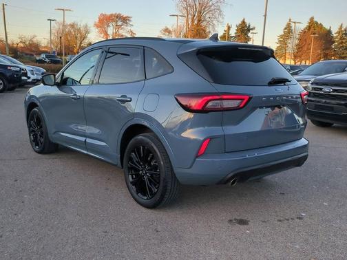 2023 Ford Escape ST-Line Elite
