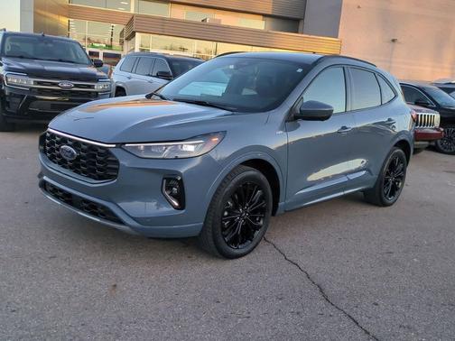 2023 Ford Escape ST-Line Elite
