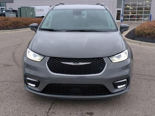 2022 Chrysler Pacifica Touring-L