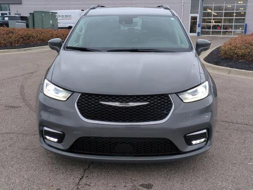 2022 Chrysler Pacifica Touring-L