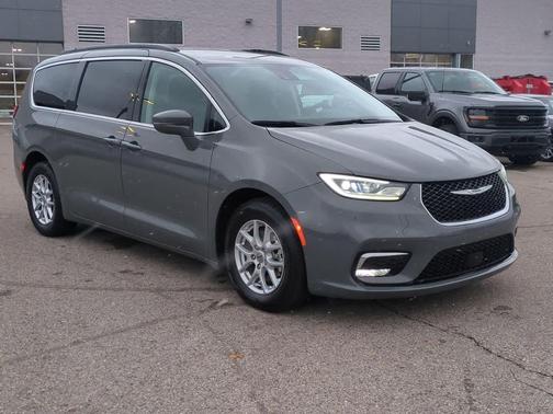 2022 Chrysler Pacifica Touring-L