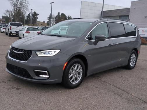 2022 Chrysler Pacifica Touring-L