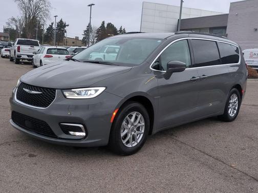 2022 Chrysler Pacifica Touring-L