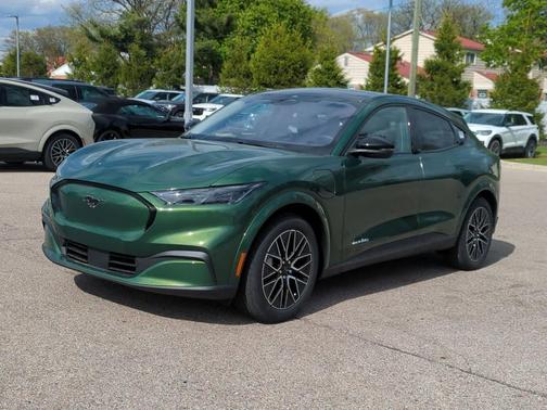 Eruption Green Metallic 2026 Ford Mustang Mach-E Premium