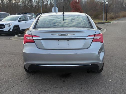2013 Chrysler 200 Touring