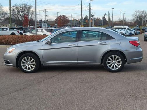 2013 Chrysler 200 Touring