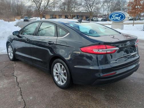 2020 Ford Fusion SE