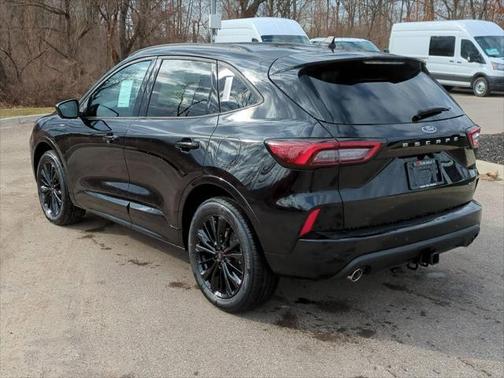 2025 Ford Escape ST-Line Elite