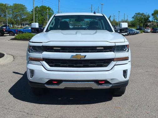 Summit White 2018 Chevrolet Silverado 1500 WT
