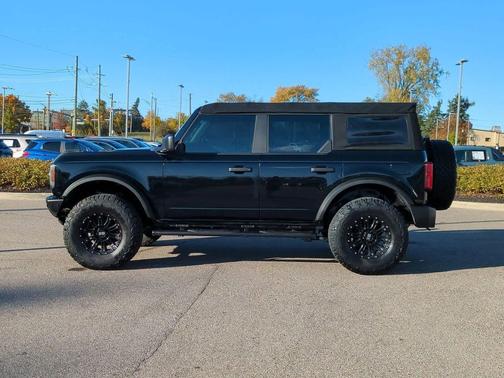 2021 Ford Bronco Base