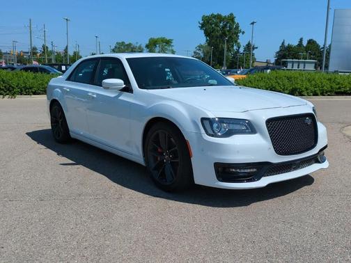 2023 Chrysler 300 300C