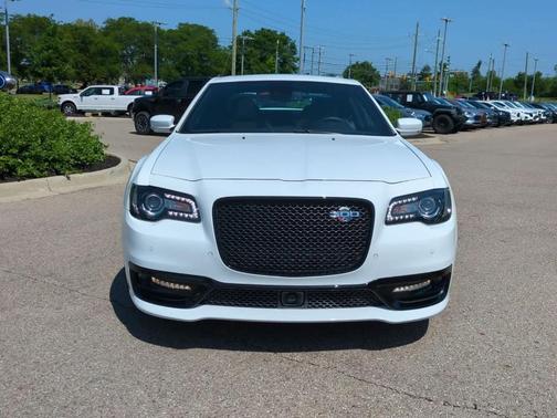 2023 Chrysler 300 300C