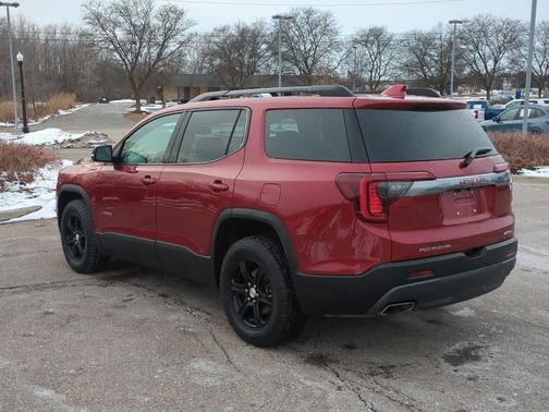 2023 GMC Acadia AT4