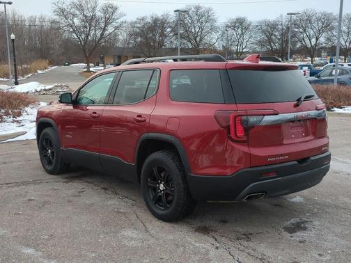 2023 GMC Acadia AT4