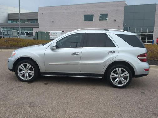 Iridium Silver Metallic 2011 Mercedes-Benz M-Class ML 350 4MATIC