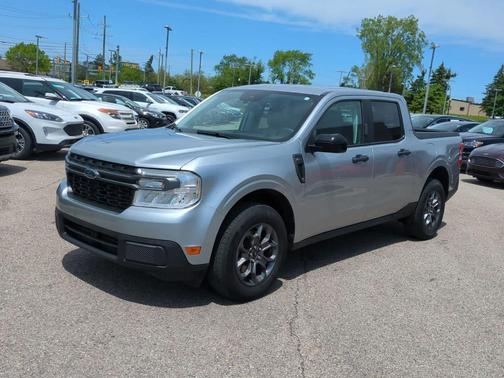 Iconic Silver Metallic 2024 Ford Maverick XLT