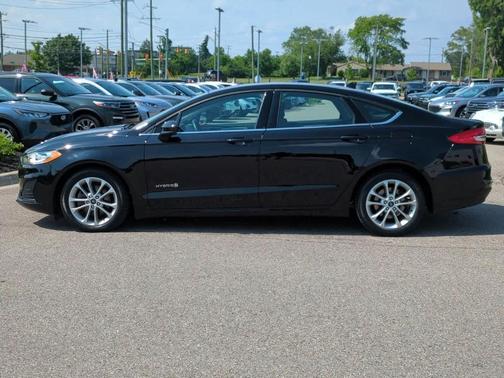 2019 Ford Fusion Hybrid SE