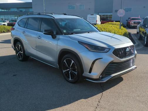 2022 Toyota Highlander XSE
