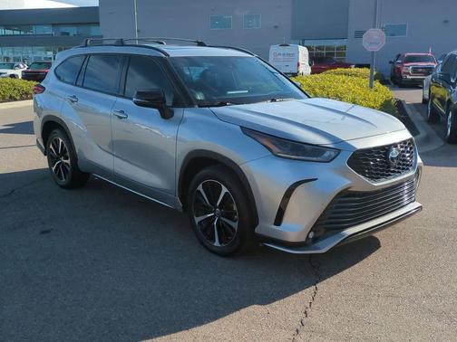 2022 Toyota Highlander XSE