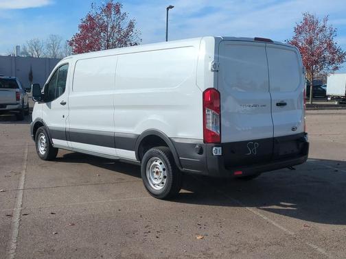 2025 Ford Transit-250 