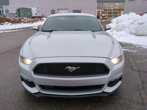 2016 Ford Mustang V6