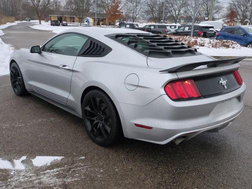 2016 Ford Mustang V6