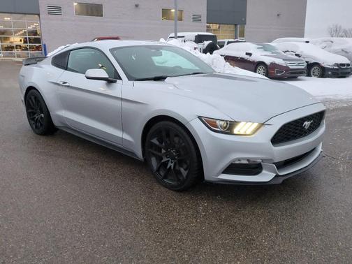 2016 Ford Mustang V6