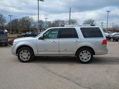 2012 Lincoln Navigator Base