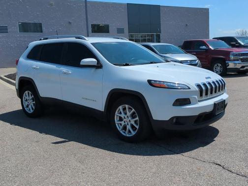 Bright White Clearcoat 2018 Jeep Cherokee Latitude Plus