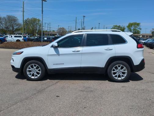 Bright White Clearcoat 2018 Jeep Cherokee Latitude Plus