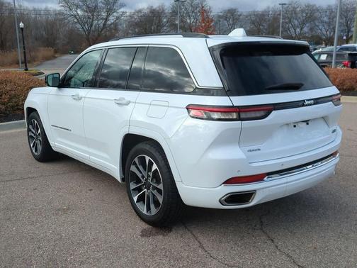 2022 Jeep Grand Cherokee Overland
