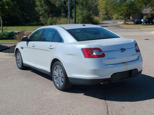 2010 Ford Taurus Limited