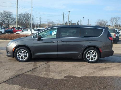 2018 Chrysler Pacifica Touring Plus