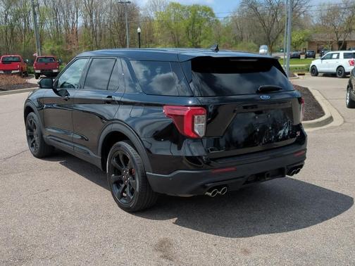 2022 Ford Explorer ST