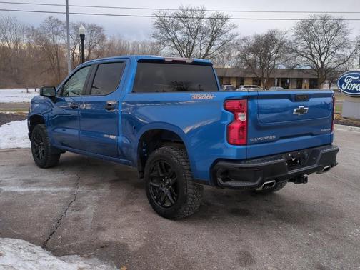 2022 Chevrolet Silverado 1500 Custom Trail Boss