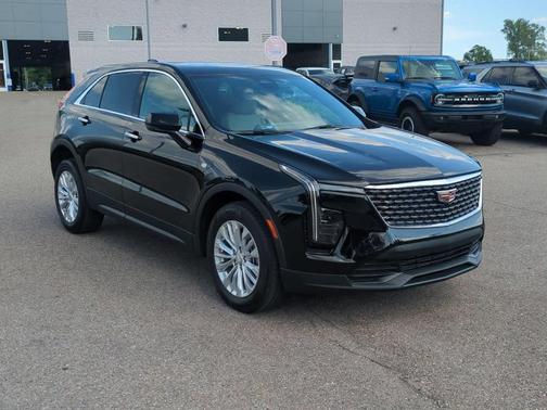 2024 Cadillac XT4 Luxury