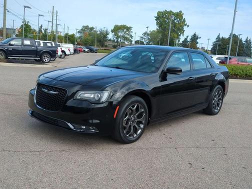 2018 Chrysler 300 S