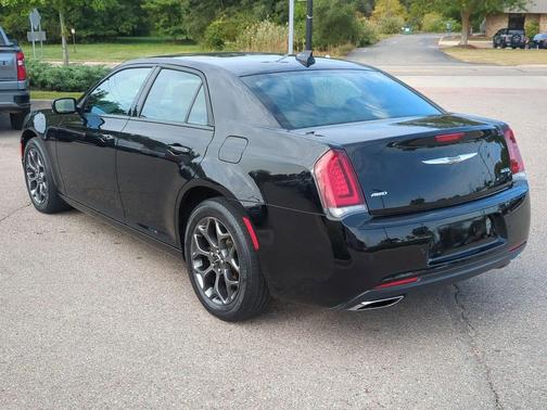 2018 Chrysler 300 S