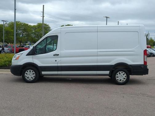 2019 Ford Transit-250 148 WB Medium Roof Cargo