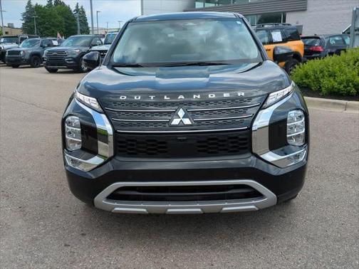 2023 Mitsubishi Outlander SE