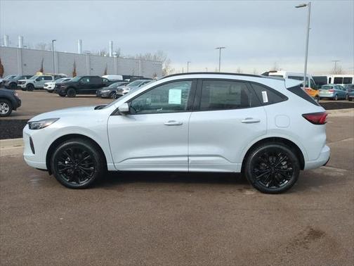 2025 Ford Escape ST-Line Elite