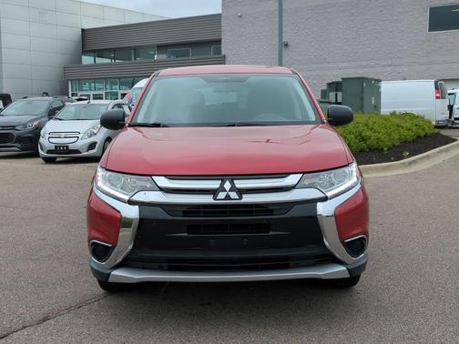 2018 Mitsubishi Outlander ES