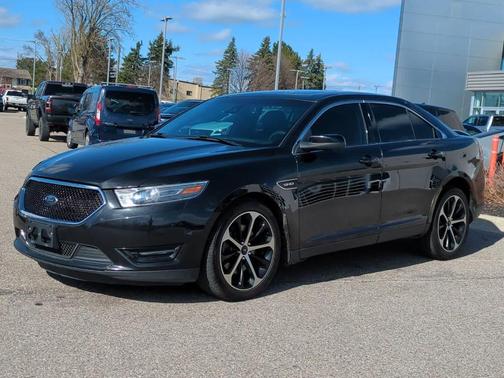 Tuxedo Black Metallic 2015 Ford Taurus SHO